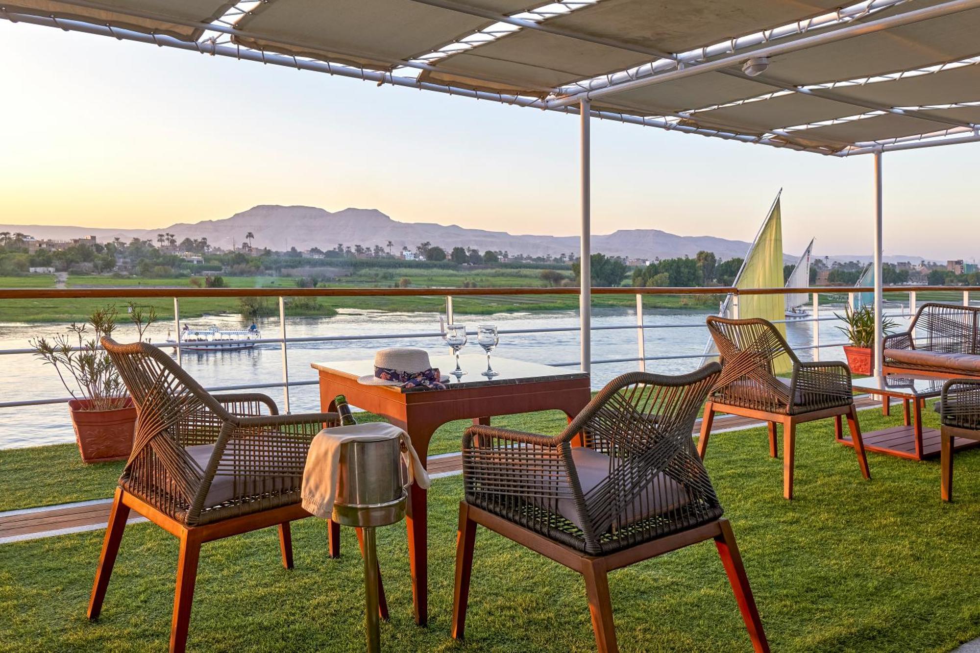 Moevenpick Royal Lily Nile Cruise, Every Monday Four Nights From Luxor, Every Friday Three Nights From Aswan - Including Excursions & Sightseeing Kültér fotó