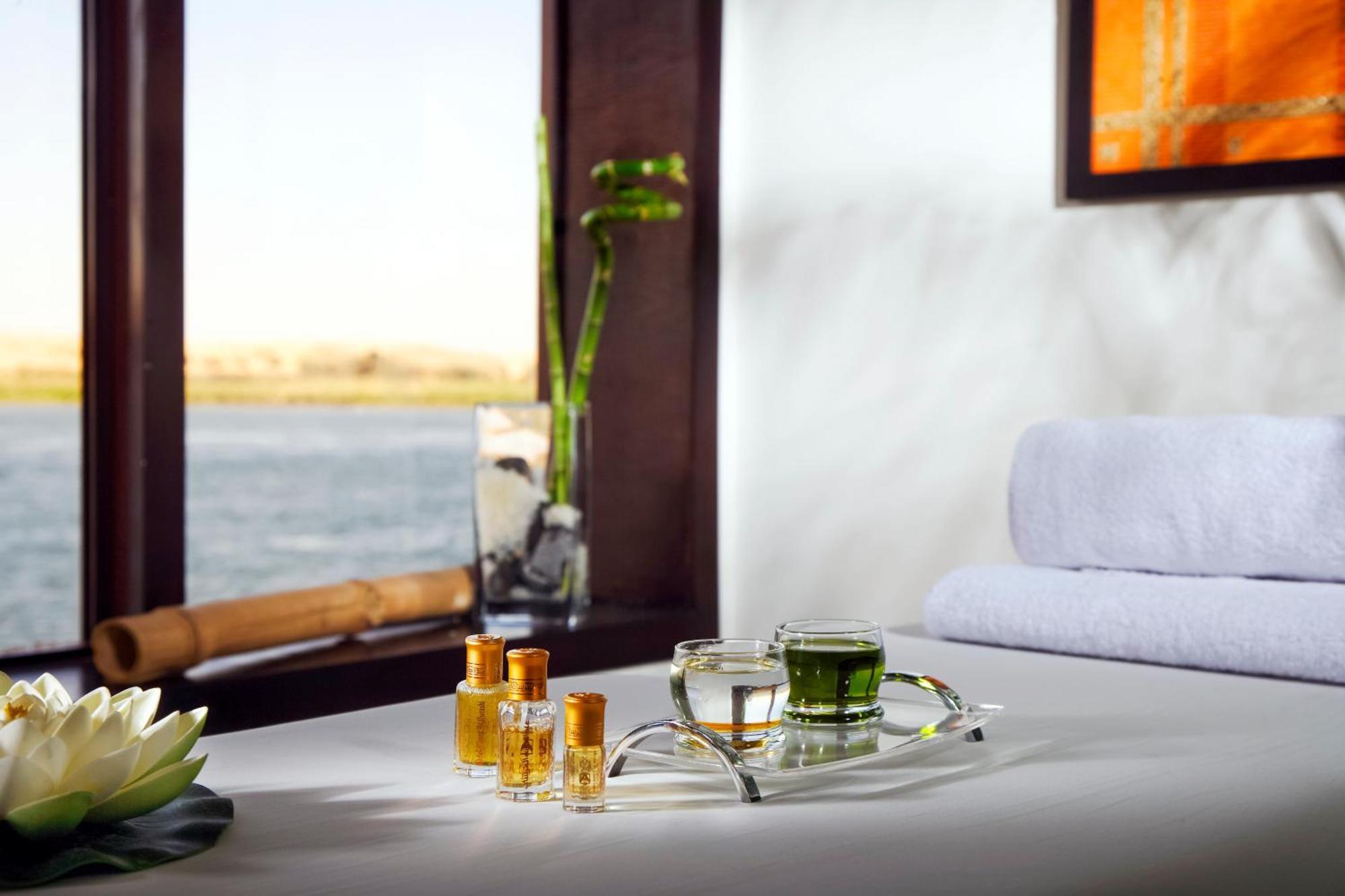 Moevenpick Royal Lily Nile Cruise, Every Monday Four Nights From Luxor, Every Friday Three Nights From Aswan - Including Excursions & Sightseeing Kültér fotó